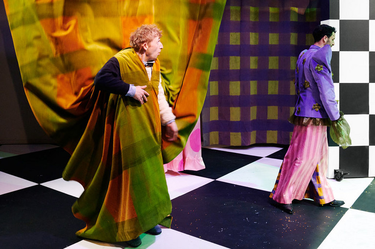 Bild 1 zu Angebot Die Staubsauger schlafen im Schrank