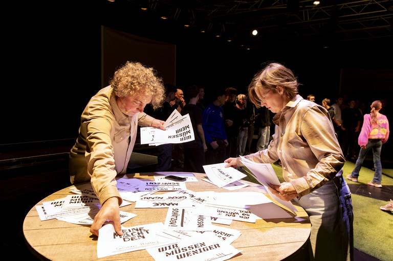 Bild 4 zu Angebot Regiert Euch! / Blickfelder Festival