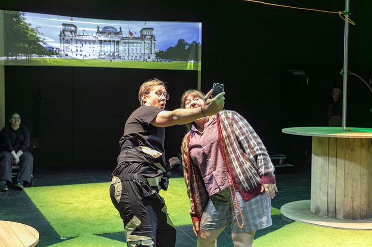 Bild 2 zu Angebot Regiert Euch! / Blickfelder Festival