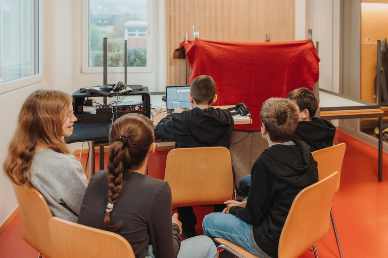 Bild 2 zu Angebot Das fahrende Tonstudio: H&ouml;rspielproduktion