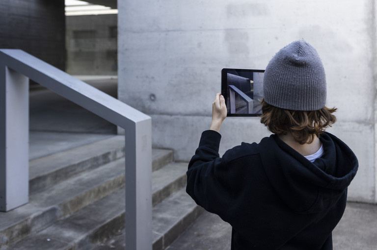 Bild 1 zu Angebot Junge Leute fotografieren Architektur