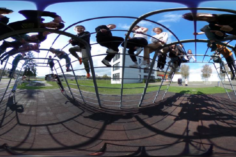 Bild 2 zu Angebot VR macht Schule