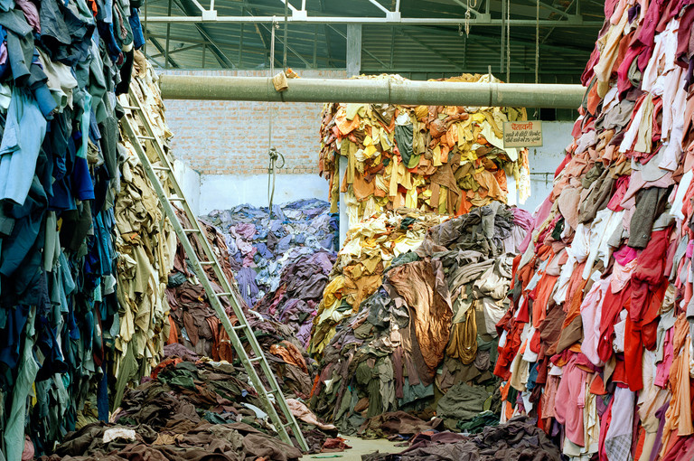 Bild 3 zu Angebot Stoff - oder die Revolution der Anziehsachen