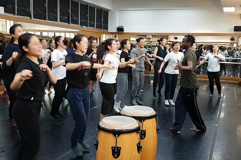 Bild 2 zu Angebot World Music mit Stimme und K&ouml;rper